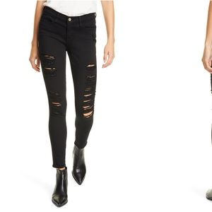 Frame Le Skinny De Jeanne Distressed black jeans!!